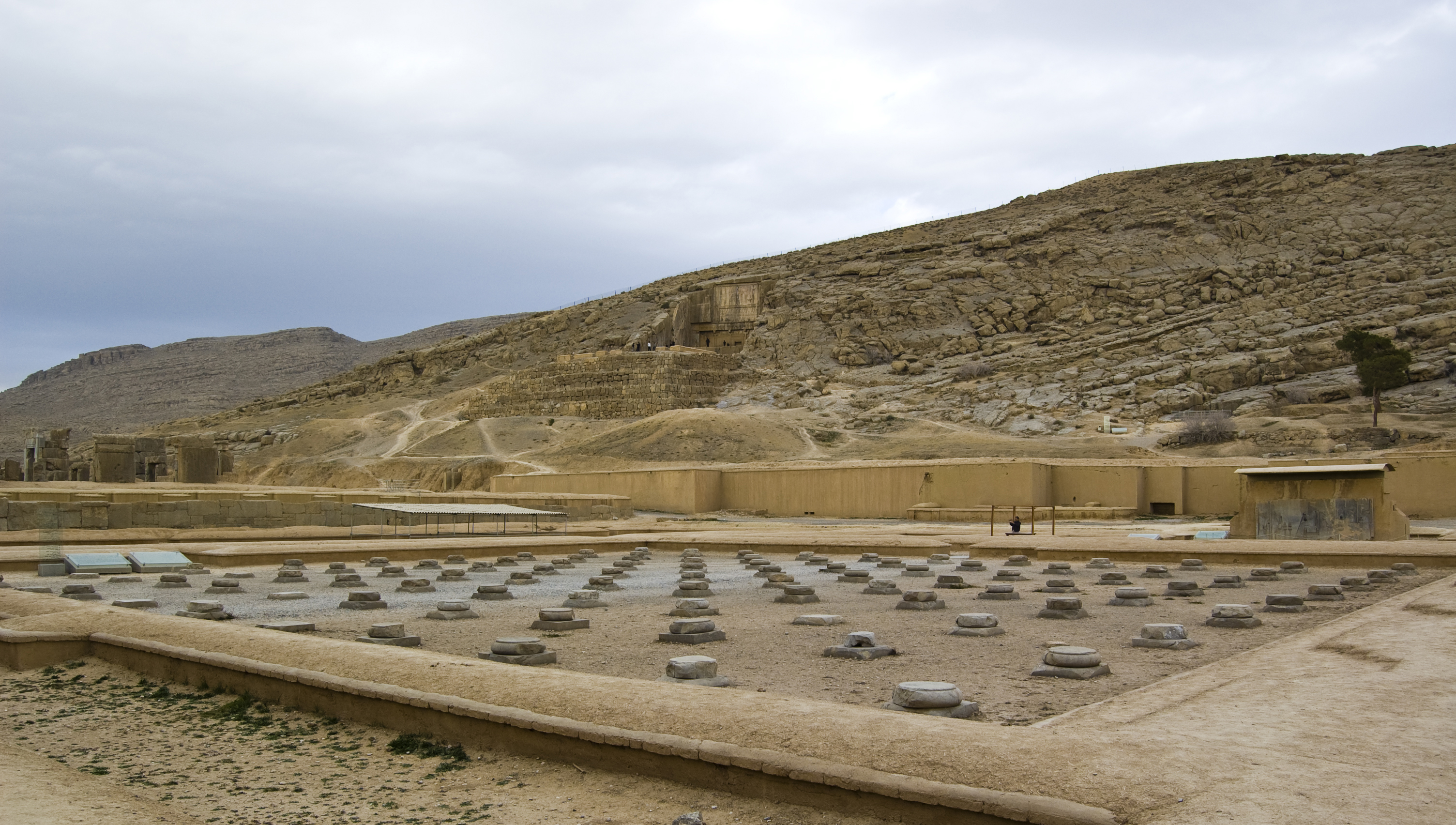 Image: The treasury at Persepolis - 3008 x 1704 jpeg 3076kB